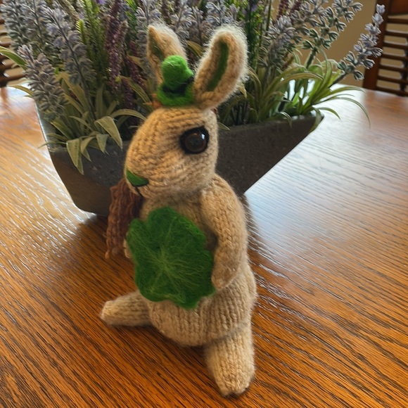 Hand crafted knit and needle felted Lucky charm shamrock bunny - Picture 10 of 14